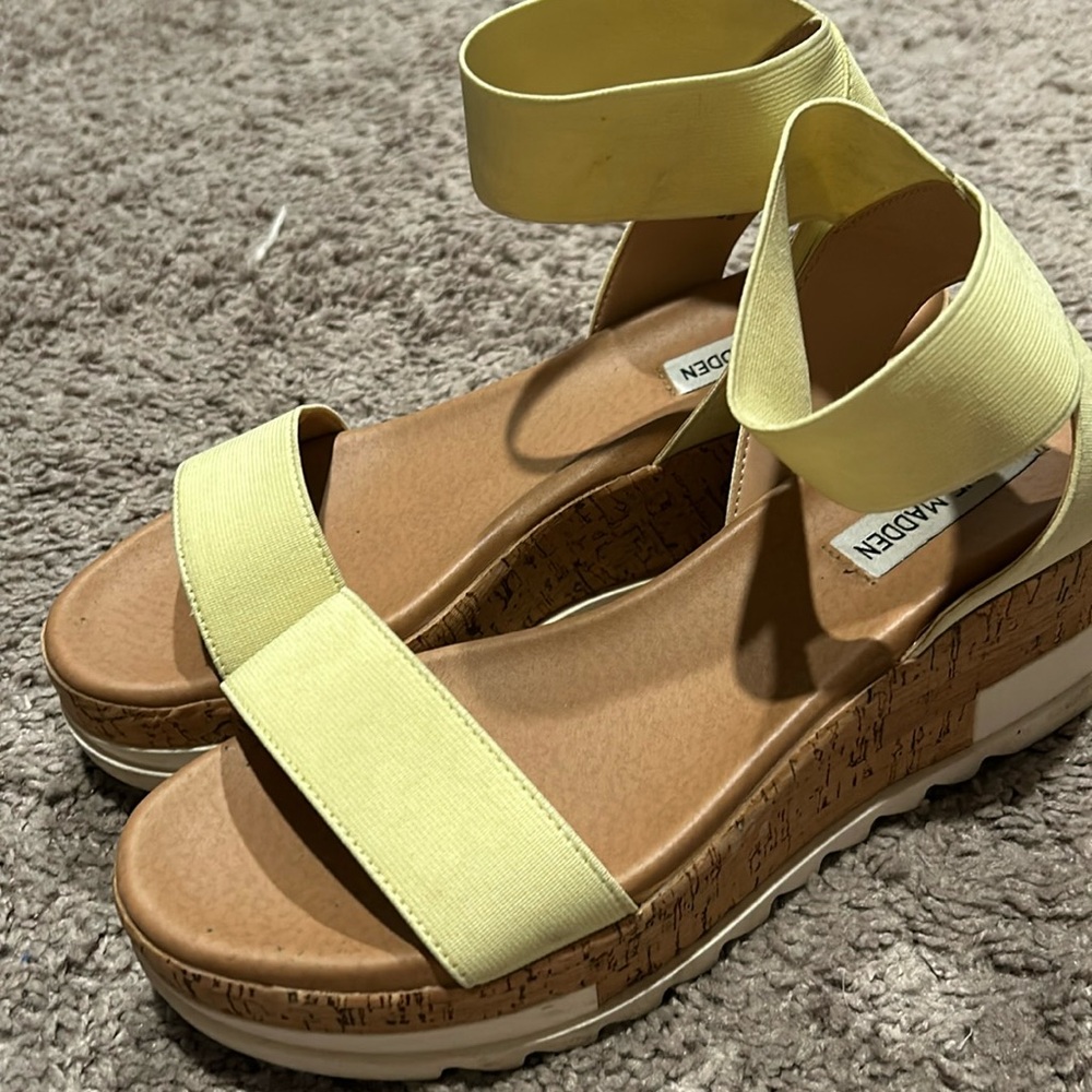 Women’s size 8 Steve Madden sandals